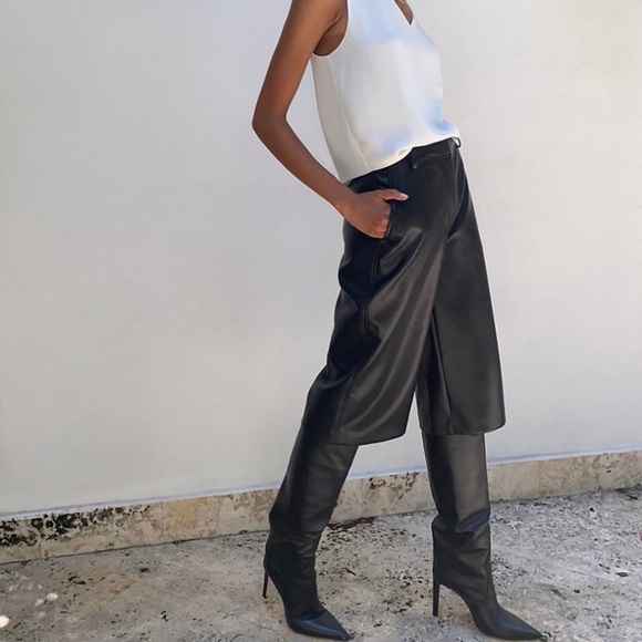 ❗️SOLD❗️ Babaton Long Wide-Leg Short Pants Size 6 - Picture 4 of 12